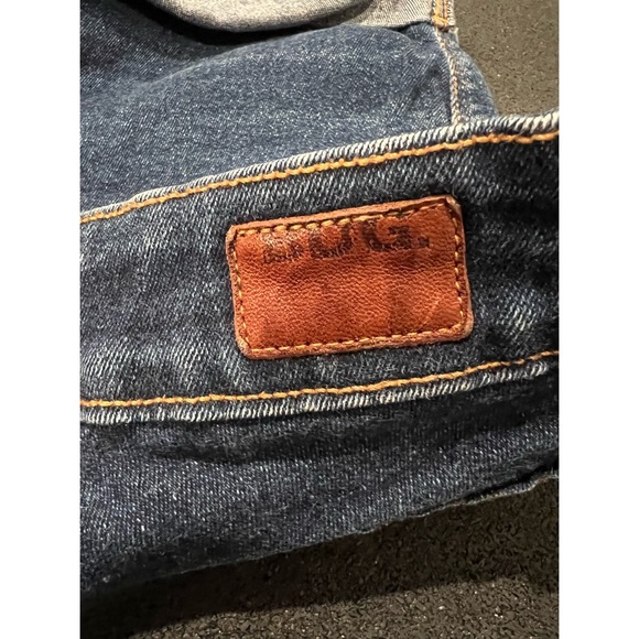 BDG Shortie Short - Picture 7 of 7